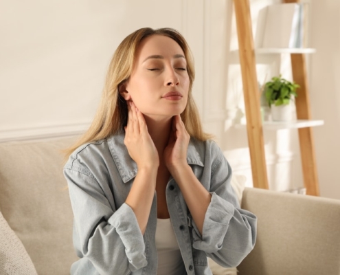 A woman with thyroid